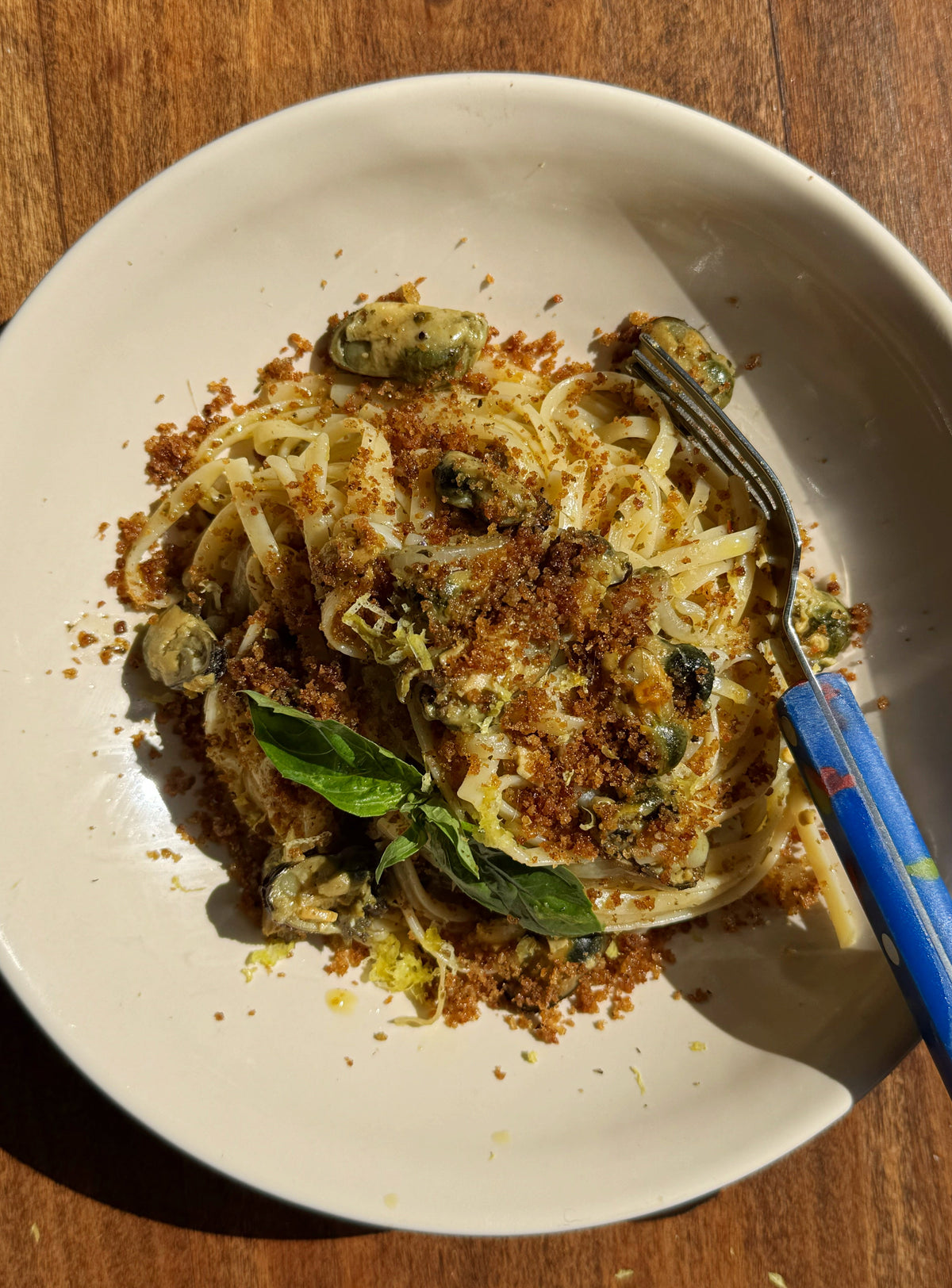 Basil Pesto Mussels Pasta with White Wine and Shallots